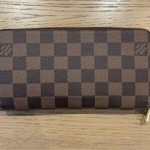 Checkered Brown Wallet with Gold Zipper